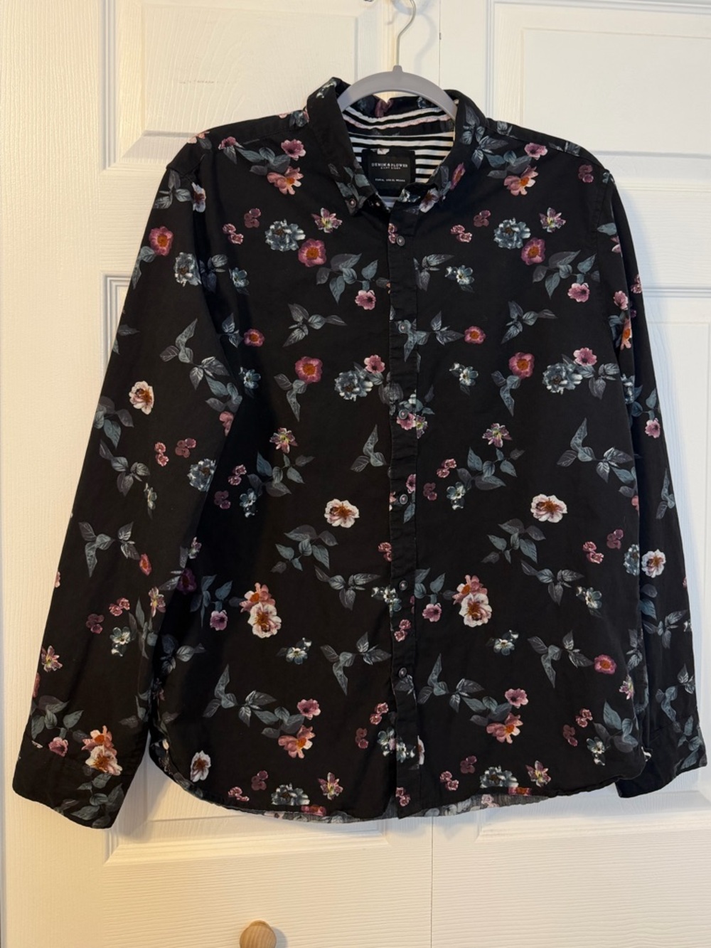 Men’s Floral Denim and Flower Button Down. Size XL
